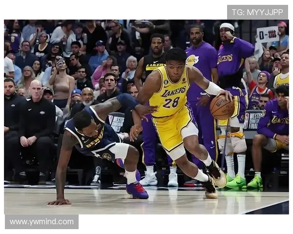 八村塁赛季首扣篮精彩瞬间回顾东契奇之前的勉强扣篮对比分析